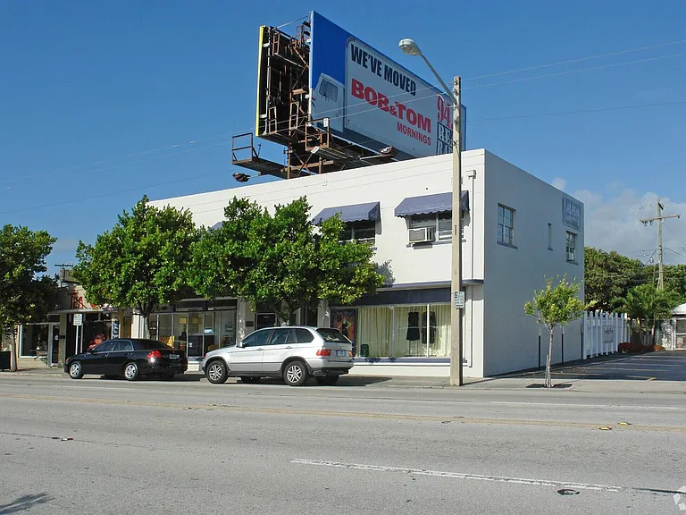 3621 S Dixie Hwy — Photo 1