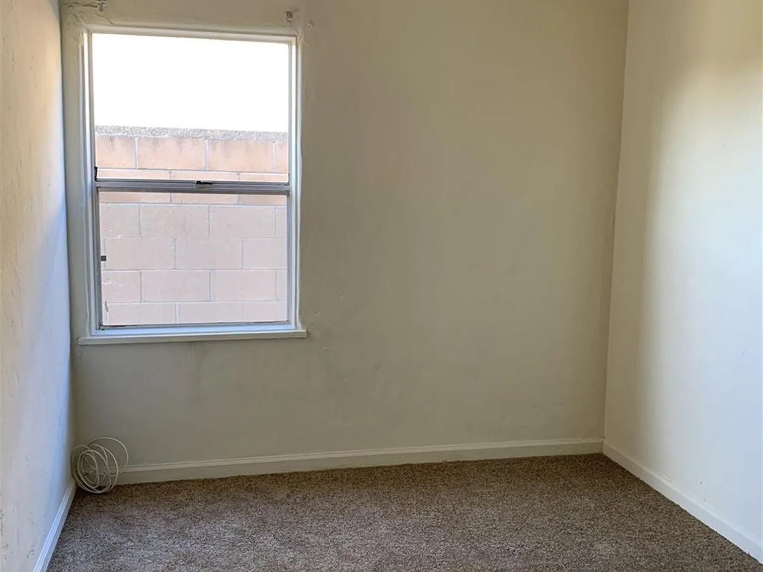 1001-1007 Banning Blvd — Photo 4