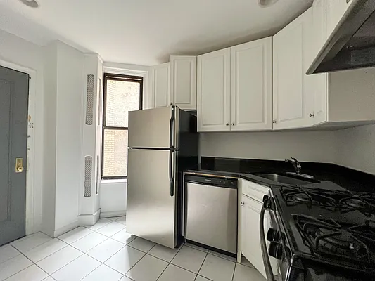 Rented by Corcoran | media 3