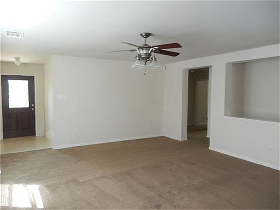4th image of 1306 Flatrock Creek Dr