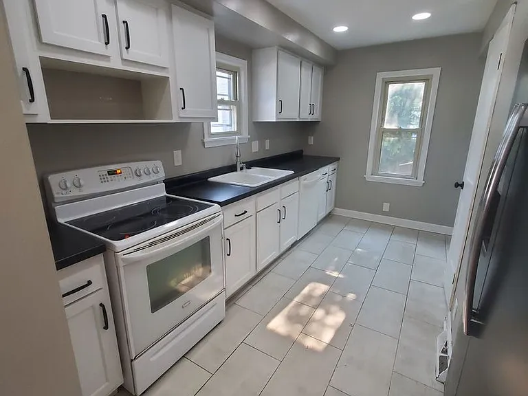 1018 E Wilbur Ave — Photo 7