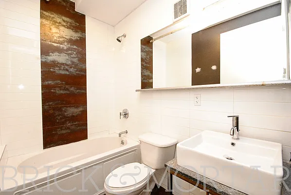 Rented by Brick&Mortar | media 32