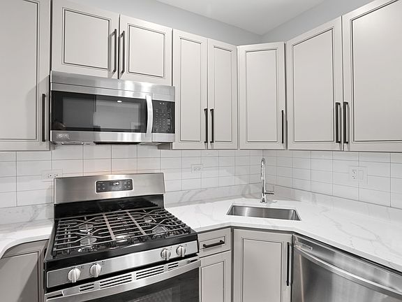 5th image of 6100 N Winthrop Ave #6118-1E