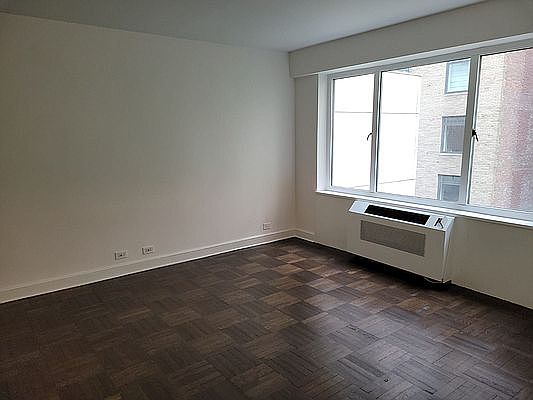 4th image of 41 W 58th St APT 7E