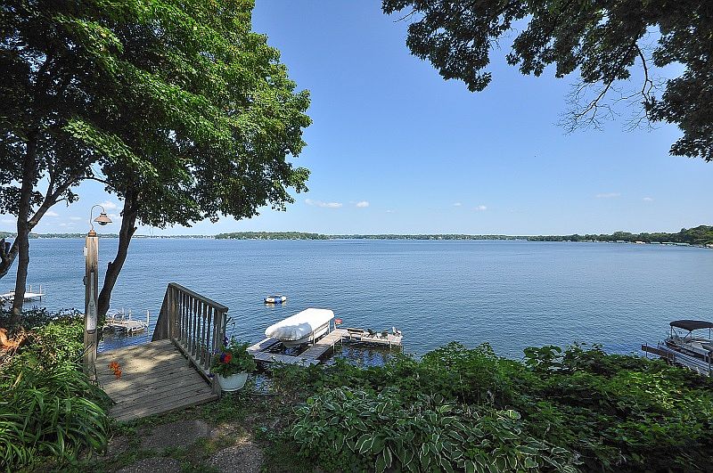 superb views of upper lake