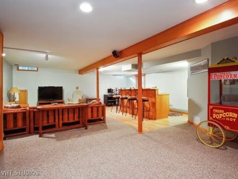 301 W Golf Rd — Photo 10