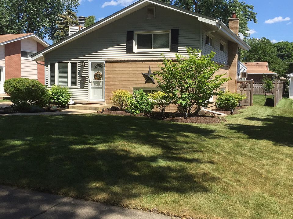 1st image of 709 N Elmhurst Ave