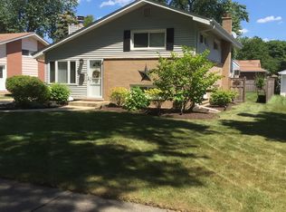 709 N Elmhurst Ave, Mount Prospect, IL 60056