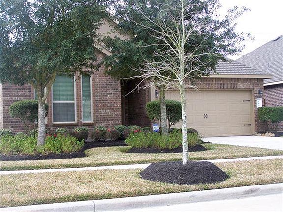 Clear Creek ISD and very desirable location close to NASA Pkwy bypass and all the shopping and restaurants are near by.