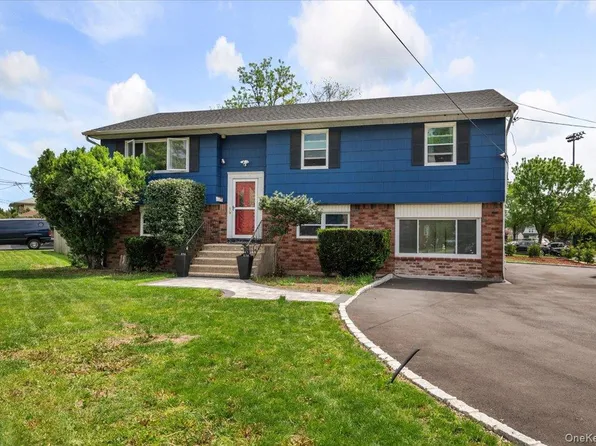 570 Conklin St, Farmingdale, NY 11735