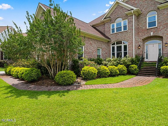 4th image of 3558 Iris Street