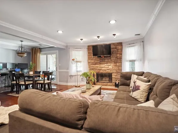 55 Quartz Ln, Paterson, NJ 07501