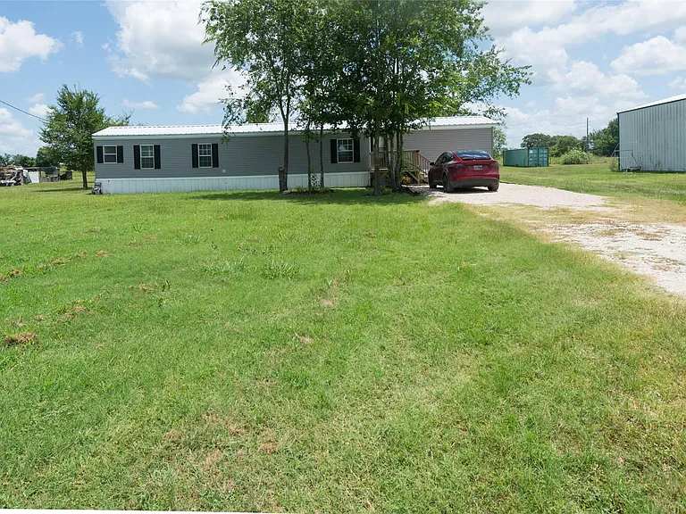 2592 County Road 152 — Photo 40