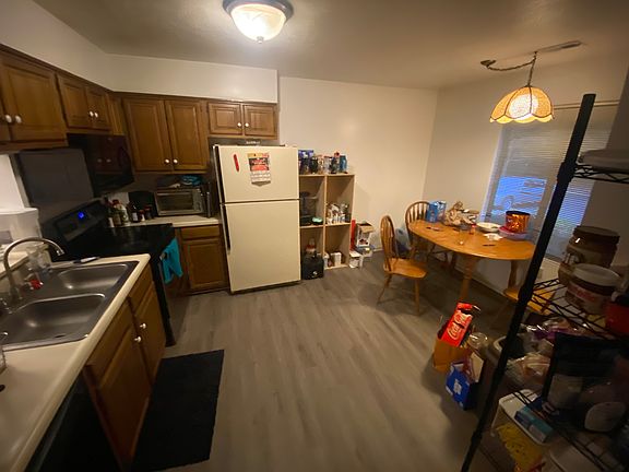 4th image of 913 Lora Ln