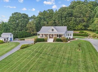 951 Hamilton Trl, Piney Flats, TN 37686