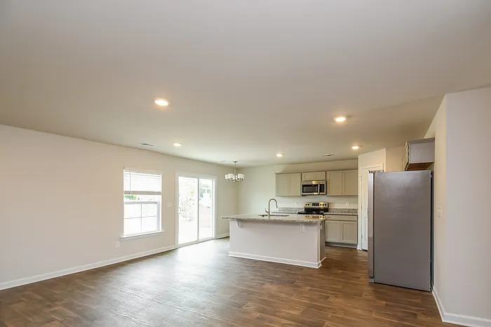 3 bed, 2.0 bath, 1399 sqft, $1,995 — Photo 4