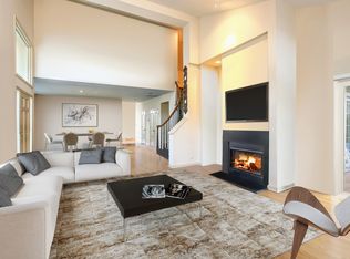 2 Alfred Ct, Rye Brook, NY 10573