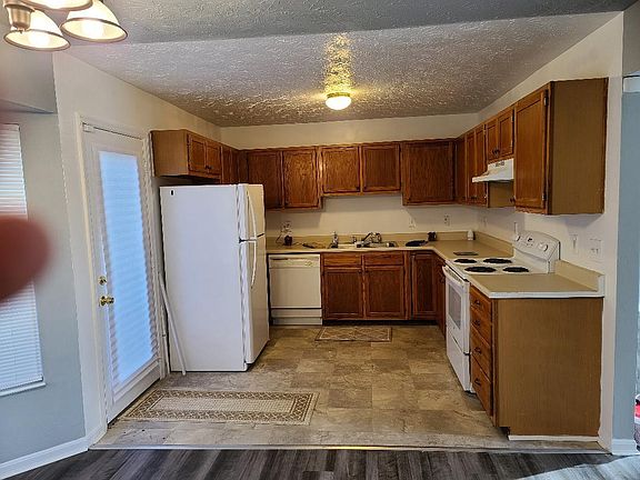 5th image of 824 Neeb Rd