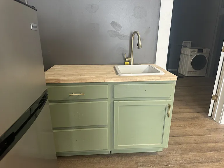 272 N Military Ave — Photo 2