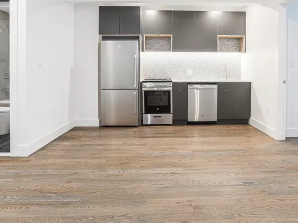 226 Hawthorne Street image 1 of 13