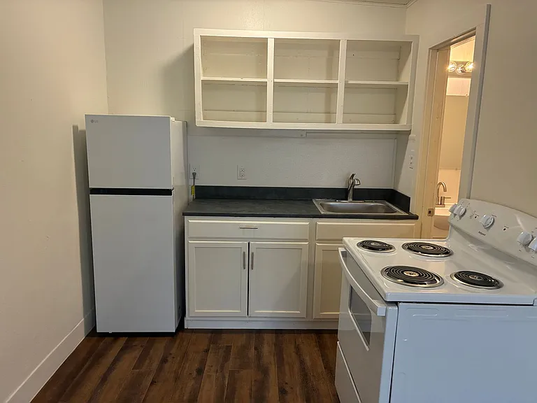 7419 E 4th Ave — Photo 3