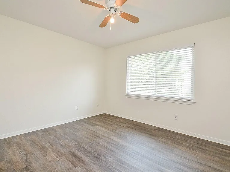 15614 Dawnbrook Dr — Photo 28