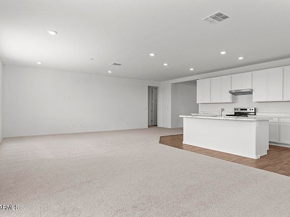 3rd image of 1409 E JACQUELINE Place