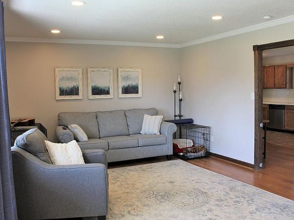 4th image of 2908 Mayfield Dr