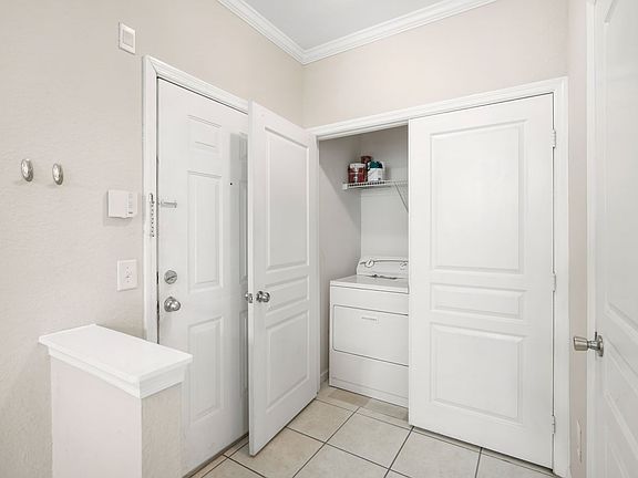 4th image of 9301 Crescent Loop Cir APT 206