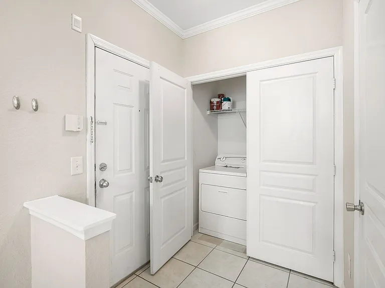 9301 Crescent Loop Cir #206 — Photo 4