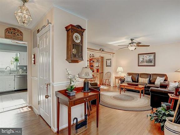 3rd image of 3483 Lyon Park Ct
