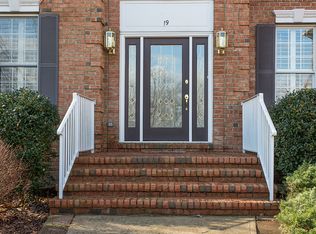 19 Devon Ct, Basking Ridge, NJ 07920