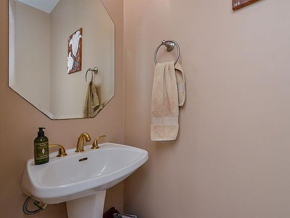 5th image of 3231 Waters Way Dr