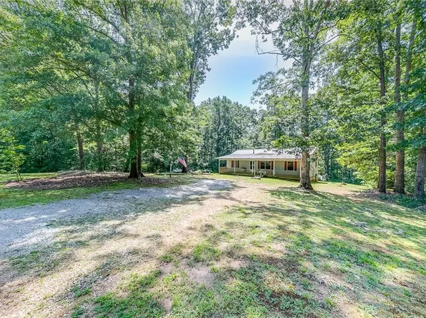 2014 Athens Rd, Royston, GA 30662
