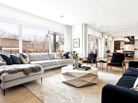 4th image of 708 Crescent Blvd SW