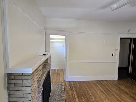 4th image of 828 Cowper St APT 4