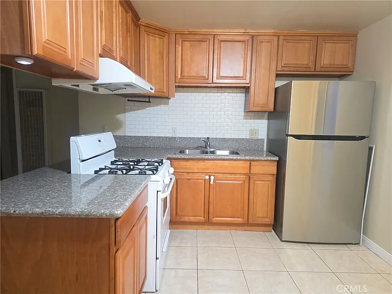 2642 Maxon Rd #6 — Photo 4