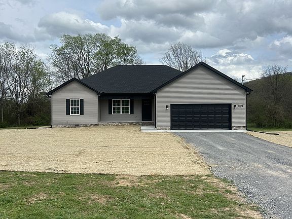 2nd image of 124 Simmons Ln