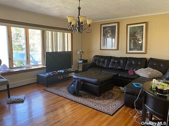 2nd image of 29 Cambridge Dr