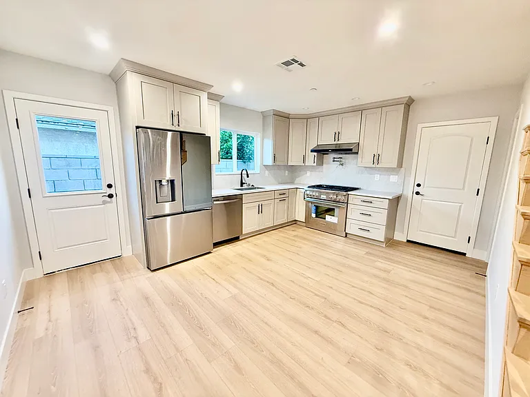 5607 N Muscatel Ave — Photo 4