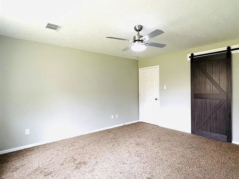 8426 Woodland Knoll Ln — Photo 13