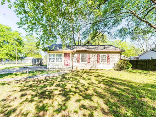 212 N Pine St, Marvell, AR 72366