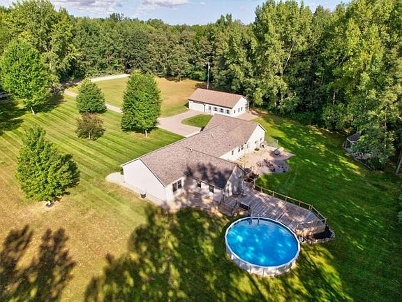 3rd image of 3055 Washburn Rd
