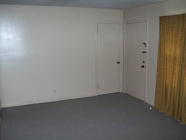 2nd image of 4220 Murrelle St