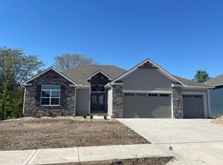 2220 Foxtail Dr, Kearney, MO 64060
