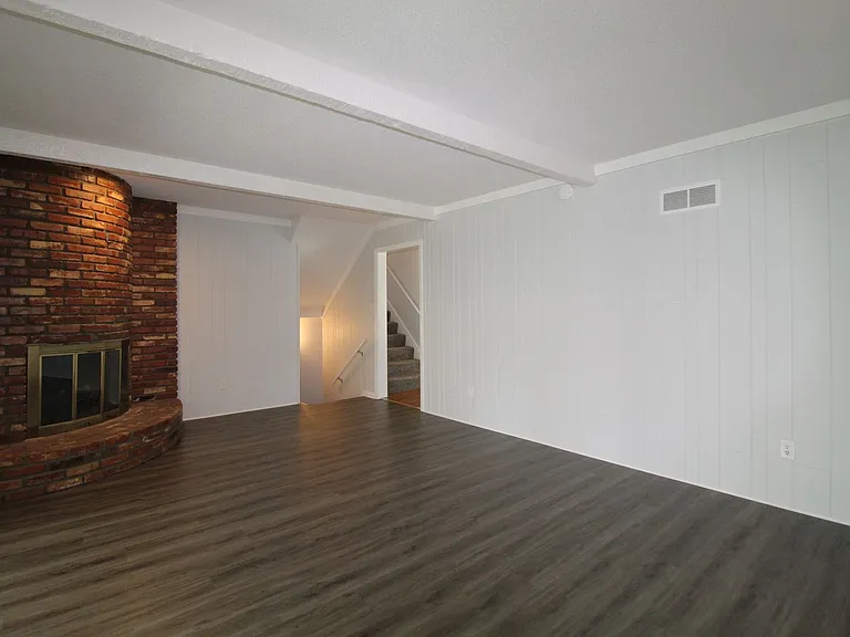 9913 Perry Dr — Photo 14
