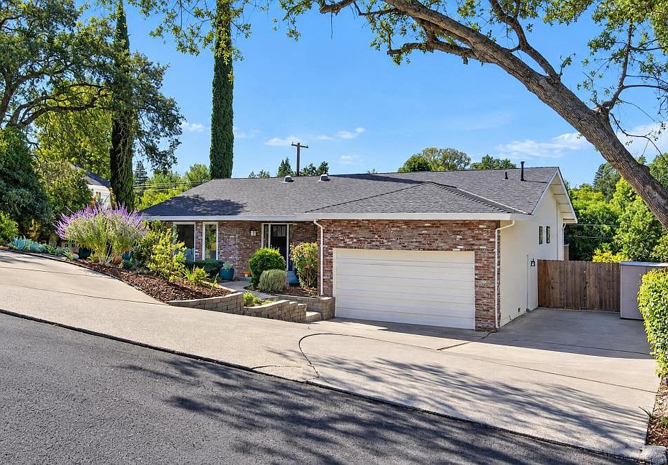 1st image of 8355 Hidden Valley Cir