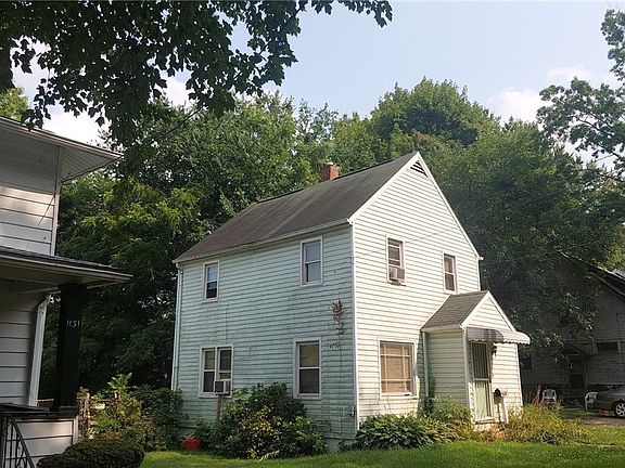4th image of 1135 La Croix Ave