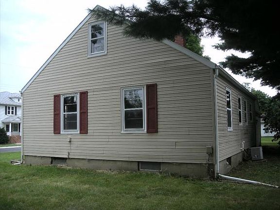 2nd image of 535 Johnston St