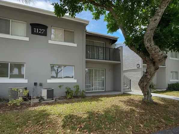 1127 Lake Terry Dr, West Palm Beach, FL